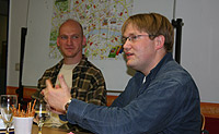 Matthias Wühle beim Beantworten von Zuhörerfragen in Oranienburg